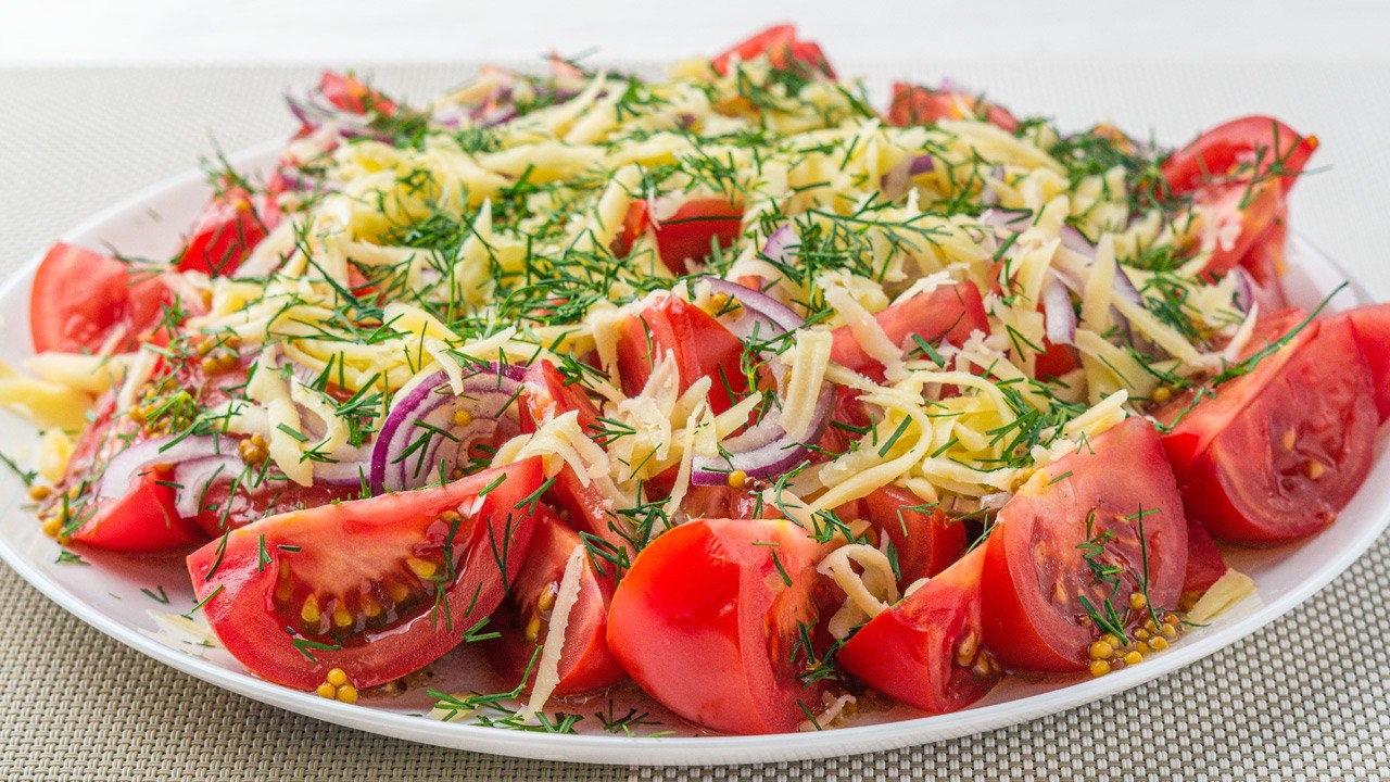 ТОП-5 томатных салатов, которые покорят любой стол! 🍅✨