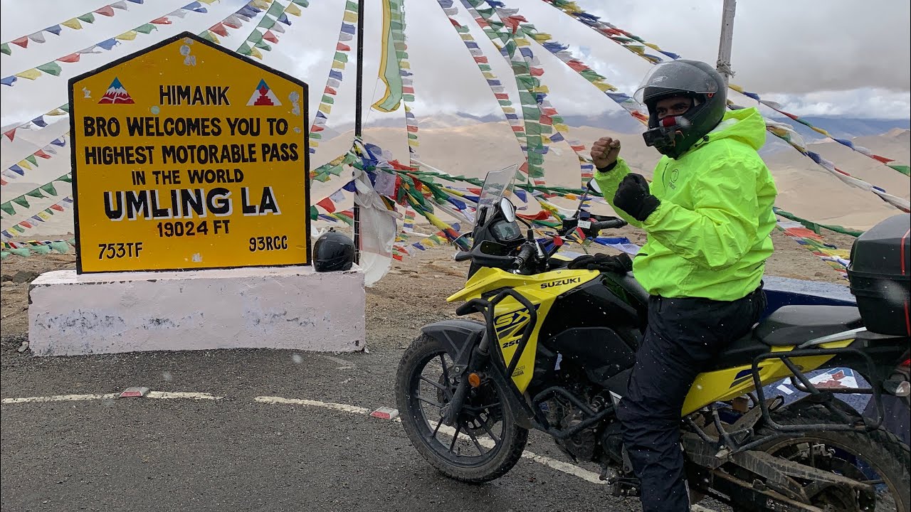 Vstrom SX 250 meets his bigger Brother Vstrom 650 @ Umlingla - Highest motorable pass in the world