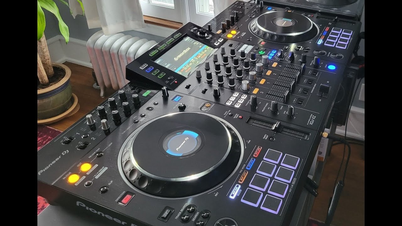 Alpha Theta XDJ-AZ или Denon DJ Prime 4+