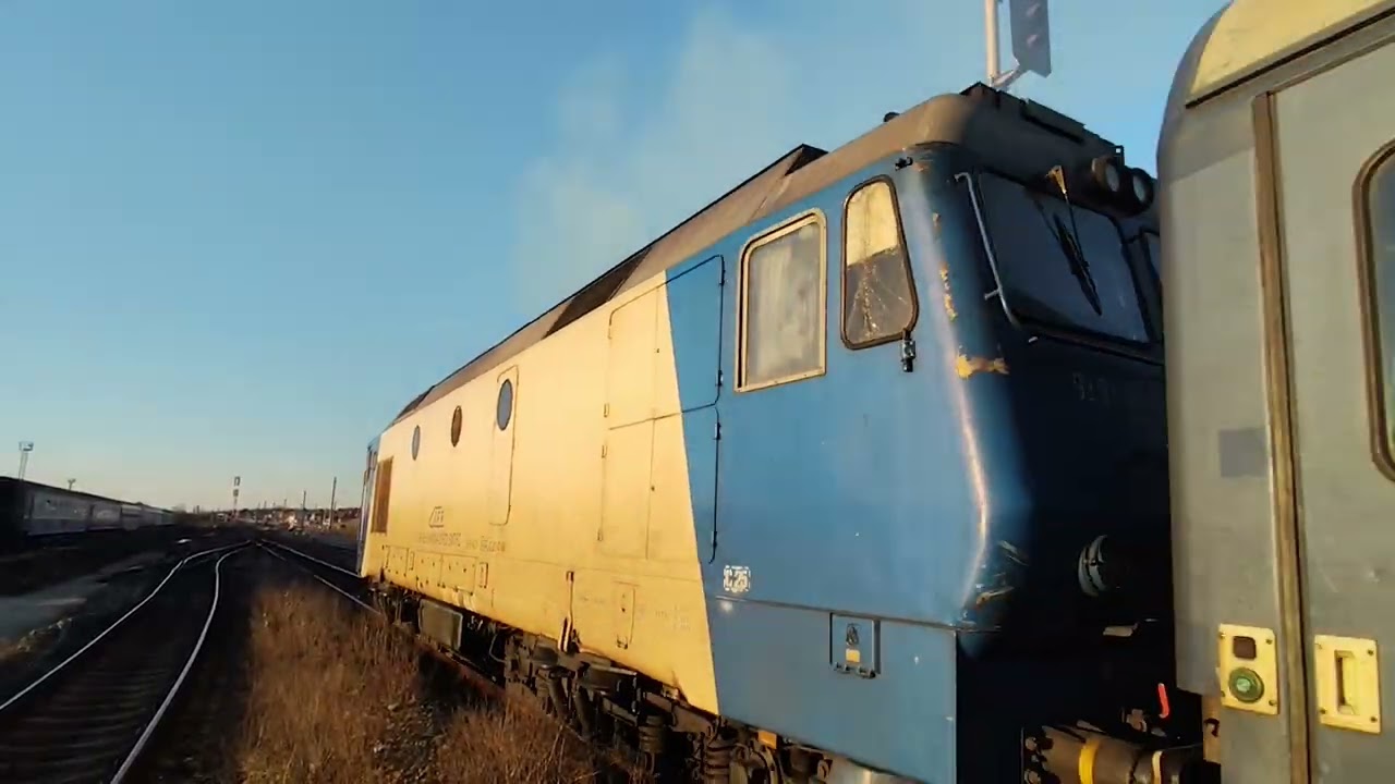 Trenul IRN Oradea-Arad-București pe un apus splendid de soare, în data de 2026-02-27. 🚄🌄😎