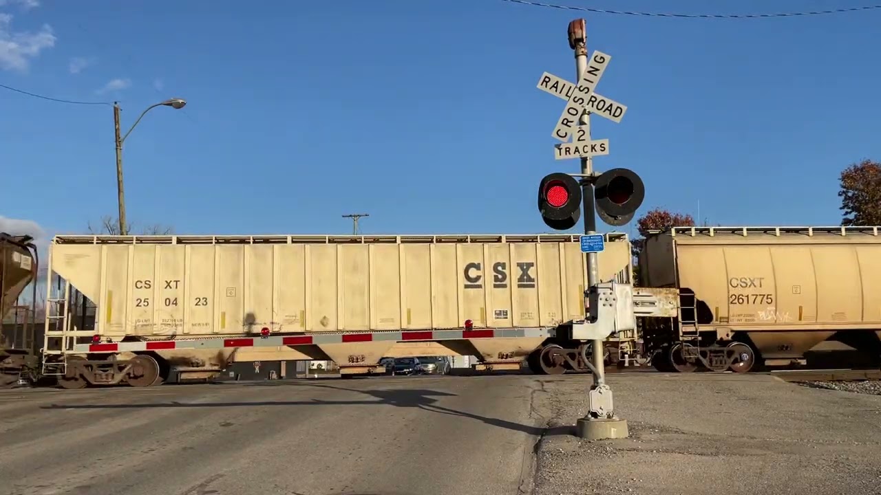 CSX 7788 Leads Grain Train South | Center St. (OH-95/OH-309) Railroad Crossing #2, Marion, OH