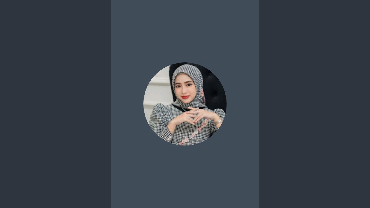 Hana devia sedang live sekarang!