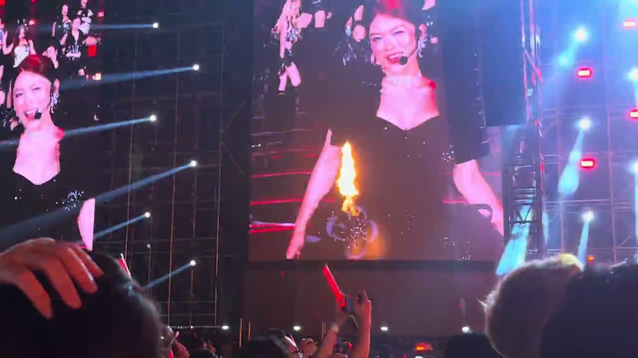 [20.12.2025] Hot & Chị ngả em nâng | Y Concert