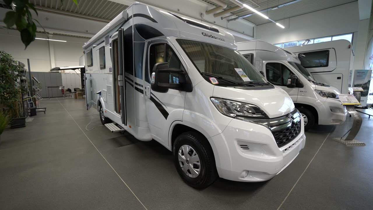Billigste Wohnmobile 2022 mit Vollausstattung - 64.990 €: Glücksmobil T741 Längsbetten + Hubbett
