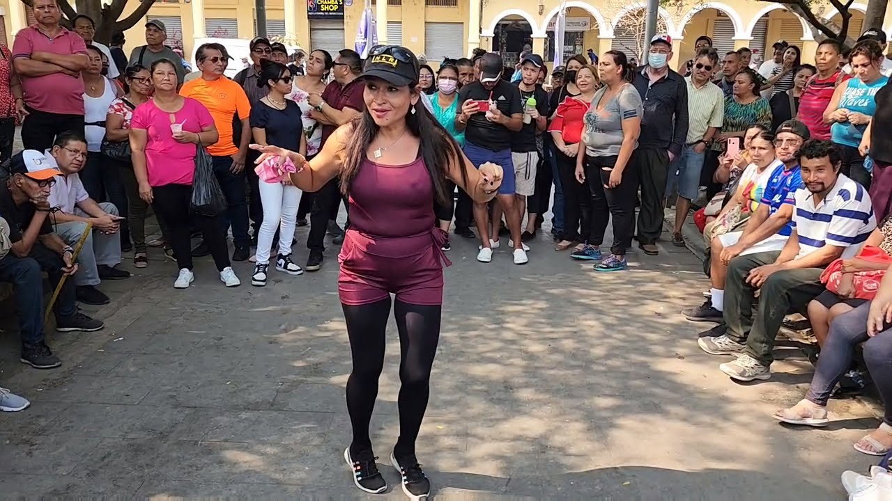 SONIA NOEMY LA #robotina BAILE LIMPIO SIN PASOS PROHIBIDOS