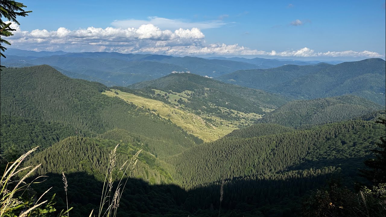 Lacul Vulturilor-Un traseu deosebit în Munții Siriu
