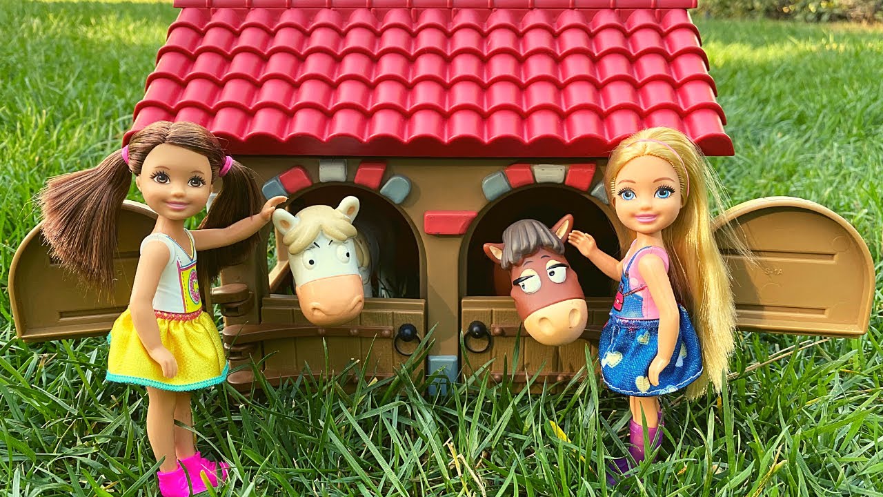 On the farm! | Let's play Barbie dolls! | 4K