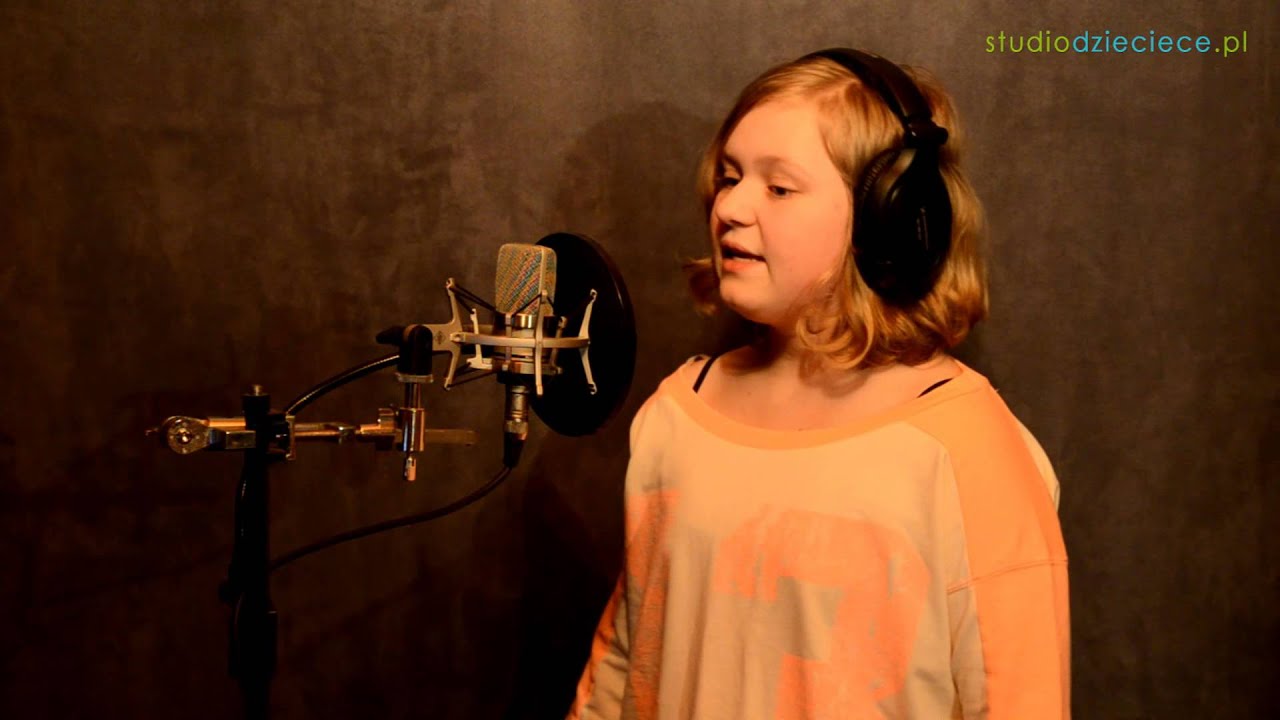 Nieodporny Rozum - Ewelina Lisowska (cover by Dominika Nawrat)