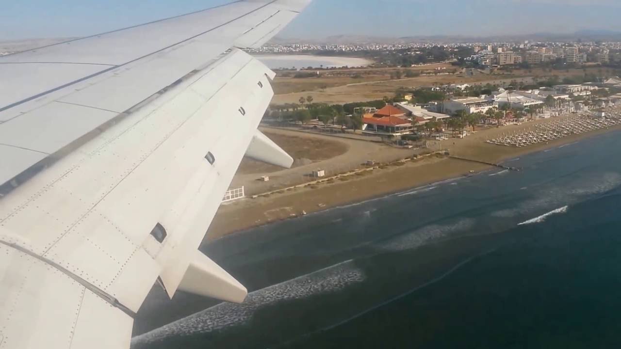 Landing at Larnaca airport Cyprus, 2016,Посадка самолета на остров Кипр