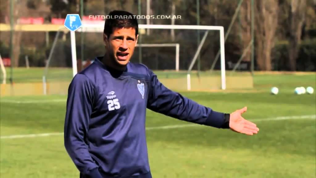 Lecciones de fútbol. Cabezazo defensivo. Sebastián Domínguez. Fútbol Para Todos