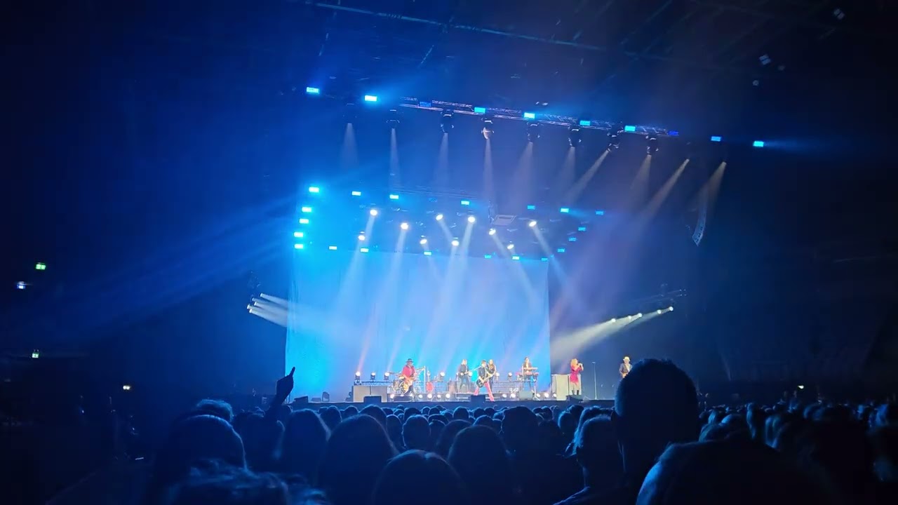 Roxette - Sleeping in my car (live @ Veikkaus Arena 9.11.2025)