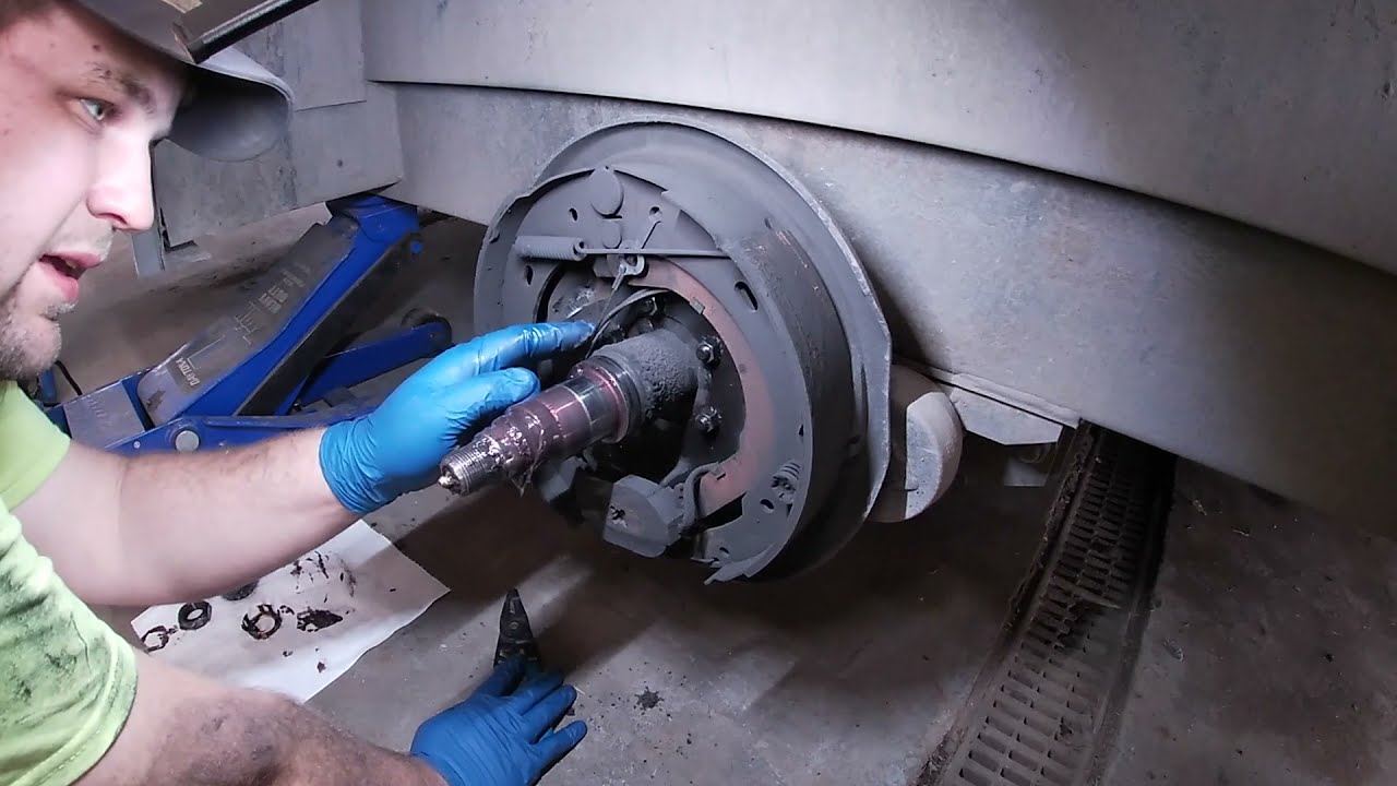How to Change Trailer Brakes... Talking Trailer Maintenance