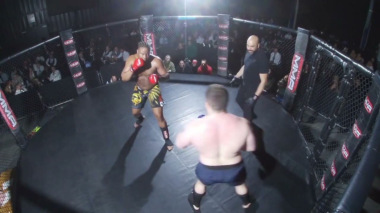 MANCHESTER | ULTRA MMA | IFFY 'THE GLADIATOR' VS SAUL 'THE STEAMROLLER