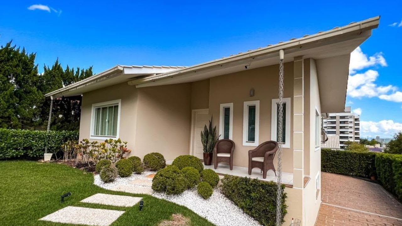 CASA ALTO PADRÃO COM PORTEIRA FECHADA, 2 QUARTOS + 1 SUÍTE COM SACADA EM REGIÃO NOBRE DE INDAIAL/SC