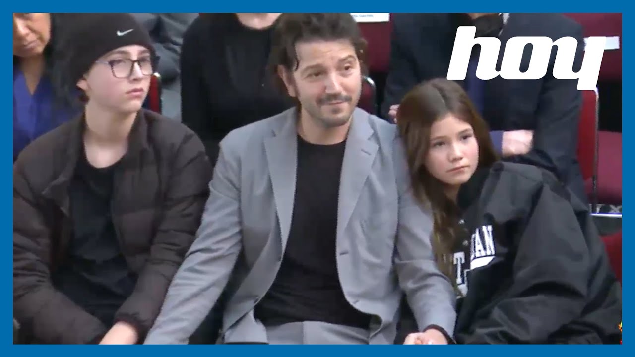 Diego Luna despide a su padre en un homenaje en Bellas Artes | Programa Hoy