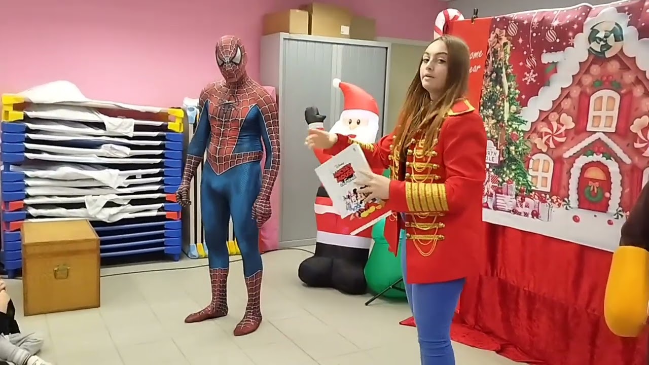 association clown Land n°52 animations du 15/12/22 dans 2 écoles.six fours et la Seyne