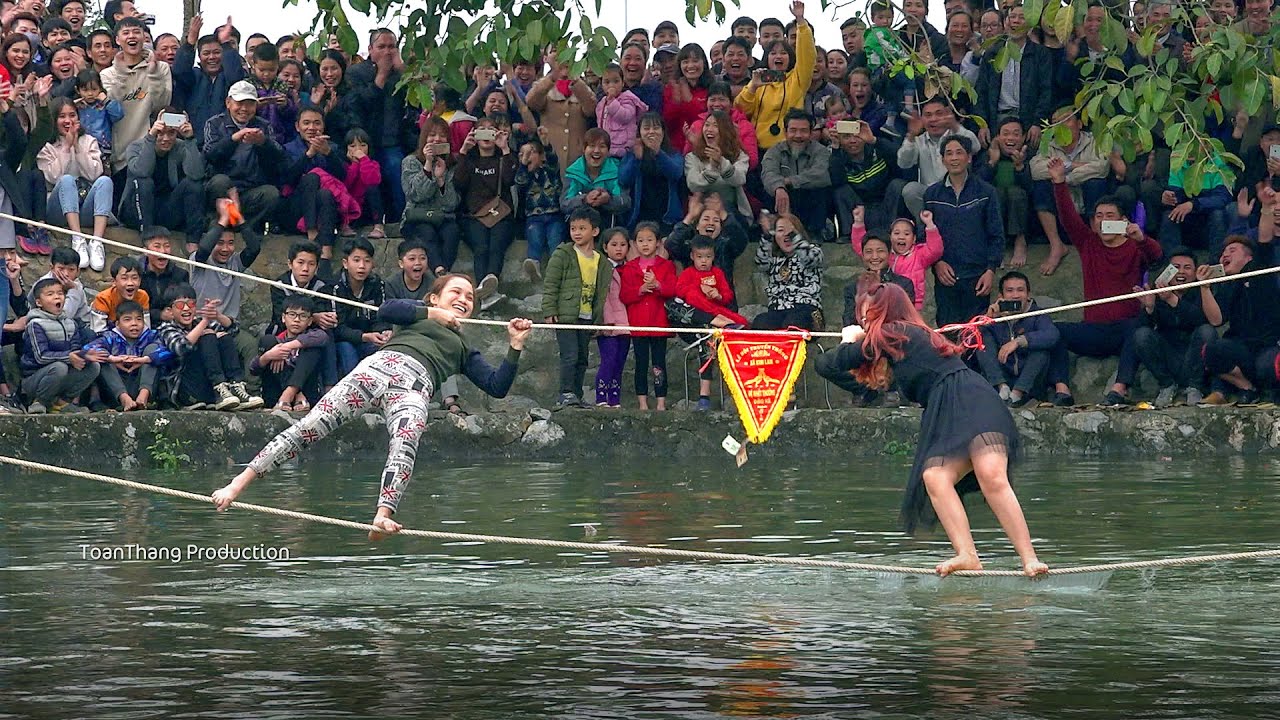 Từ bé đến lớn mới được xem trò chơi đu dây qua sông phê như vậy | Rope swing water
