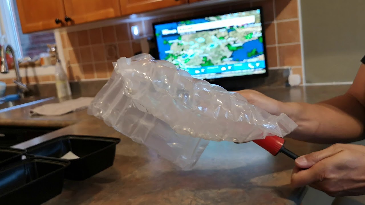 Inflatable wine bottle protection