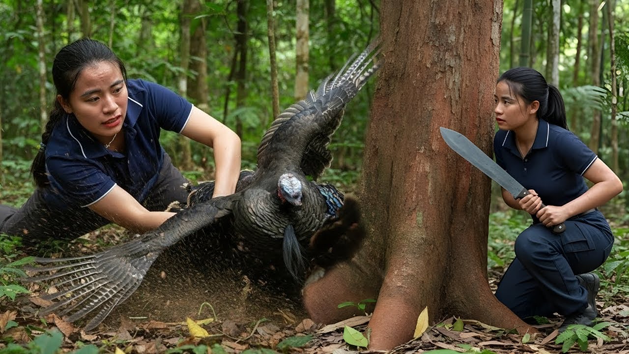 100 Days of Turkey Trapping Skills | Wild Boar Hunting with Bow and Arrow & Surviving Alone