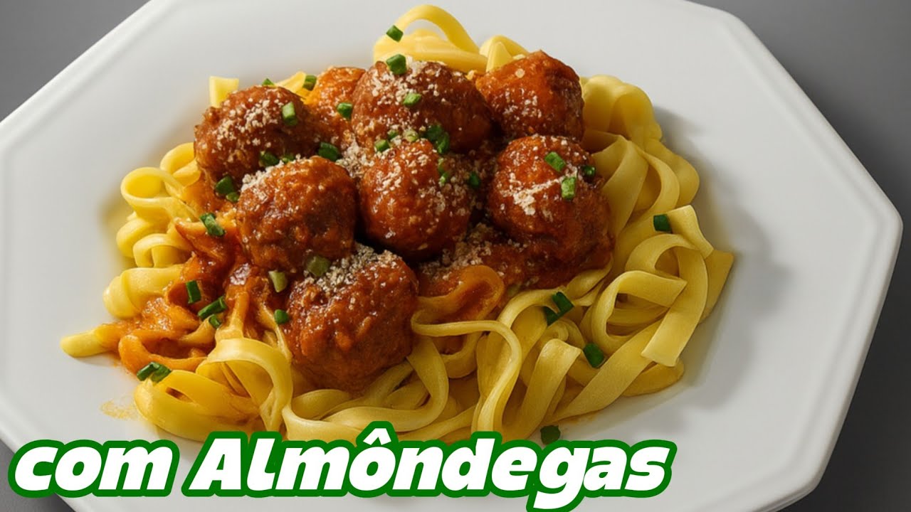 MACARRÃO COM MOLHO DE ALMÔNDEGAS  