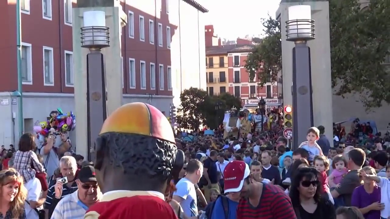 Comparsa de cabezudos de Zaragoza (Fiestas del Pilar 2013)