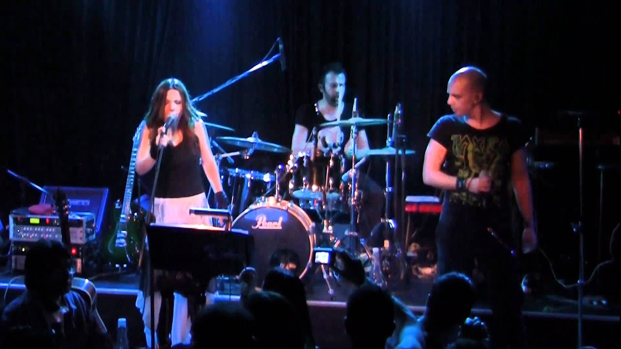 Evridiki & WhiteNoiz - The show must go on - We will rock you