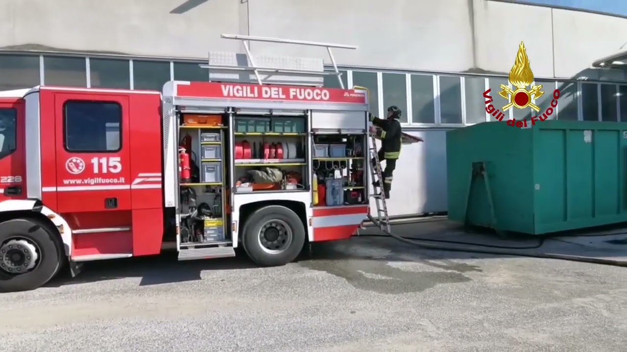 Incendio a San Giovanni al Natisone, silo prende fuoco