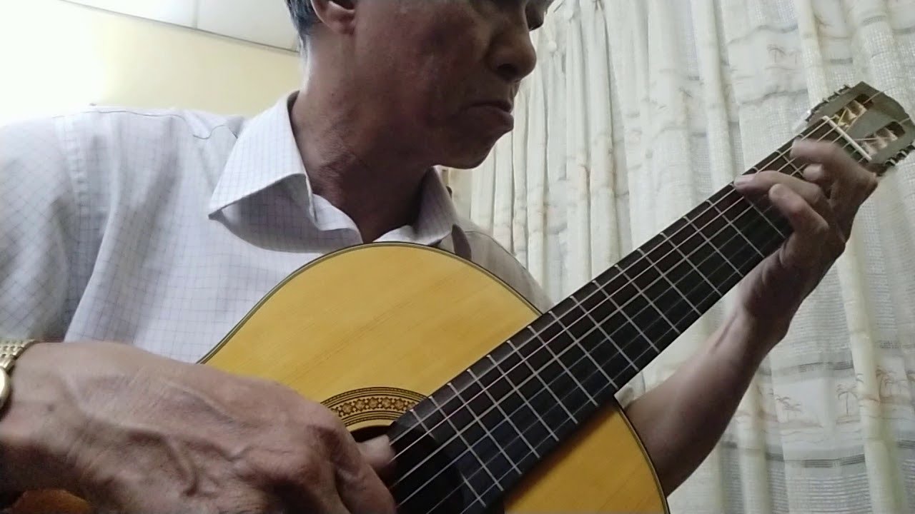 Viet Huy plays Canon in D (Pachelbel) Guitar Arr: Per-Olov Kindgren.