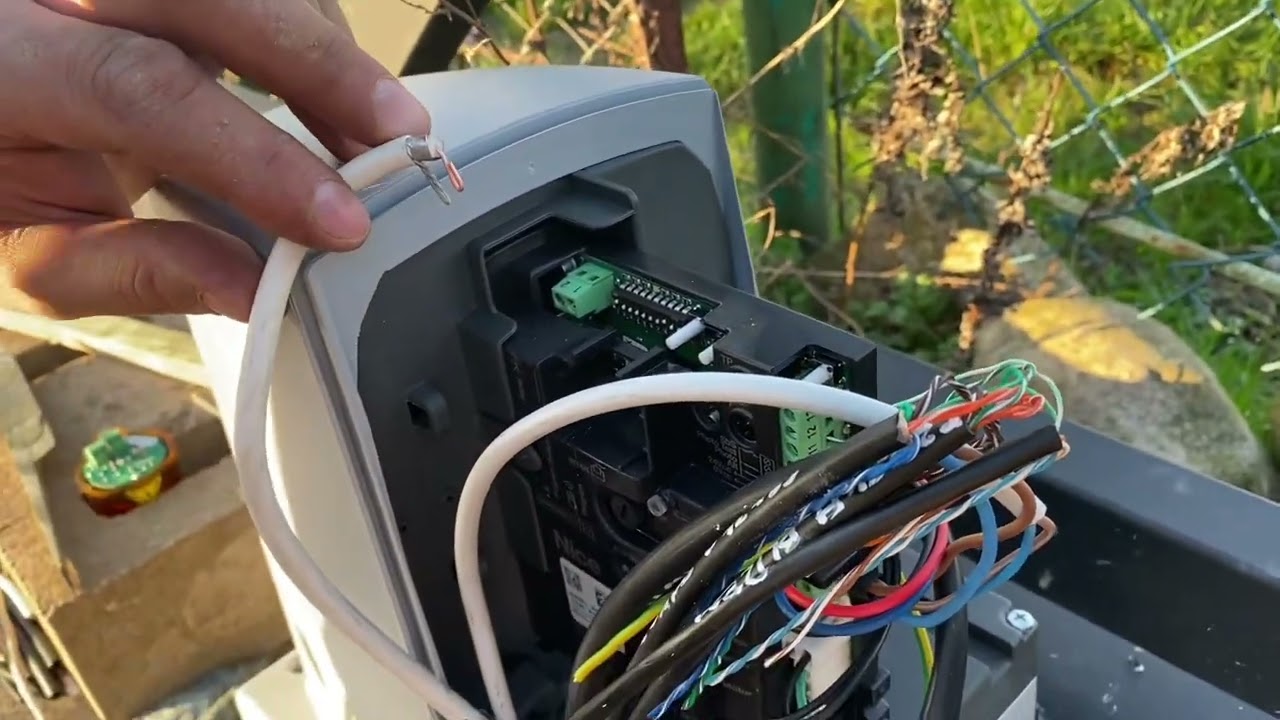 Podłączenie napędu NICE ROX600 ze sterownikiem ROA40