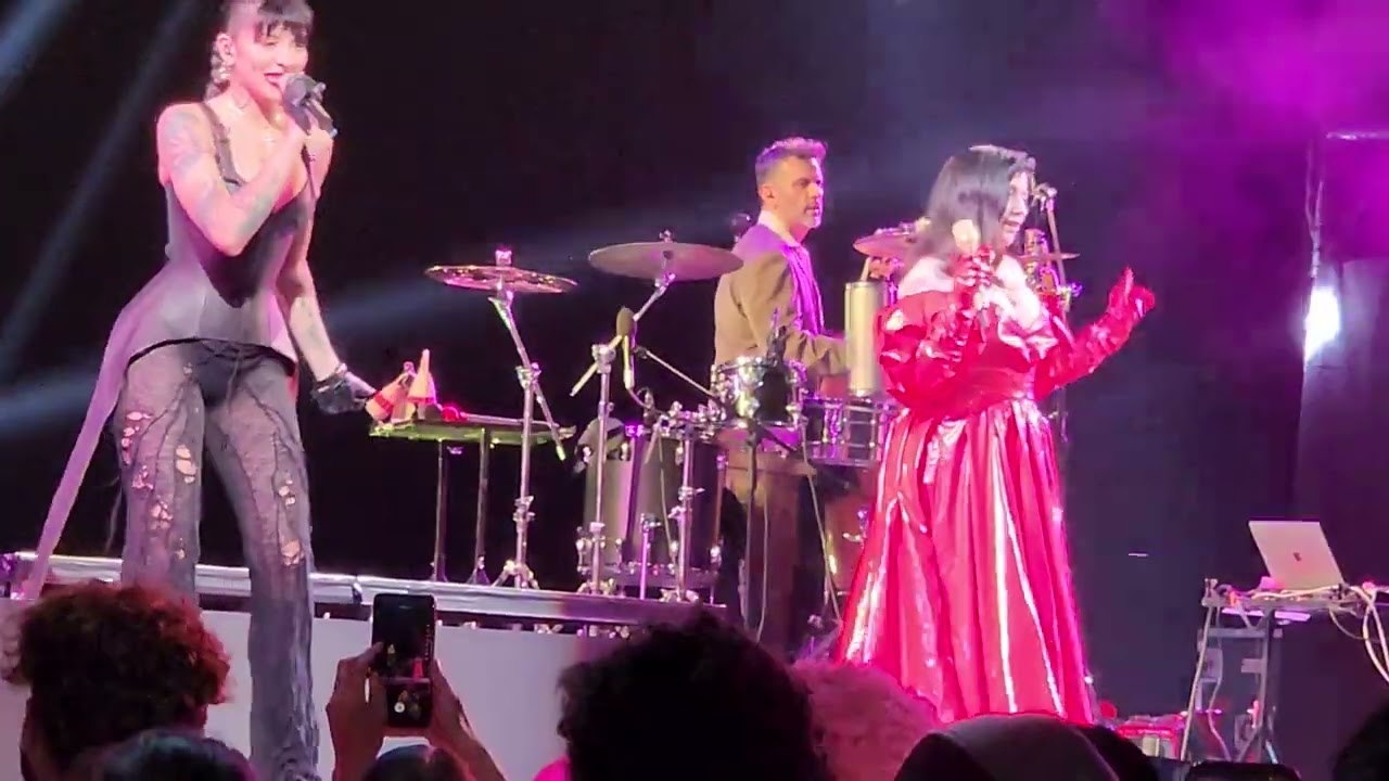 Fuiste de Gilda - Mon Laferte Ft Cazzu - Movistar Arena  Buenos Aires