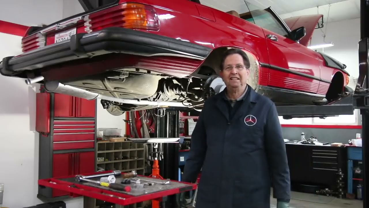 Как снять экран топливного бака Mercedes R107 1974–1989 годов с помощью специального инструмента ...