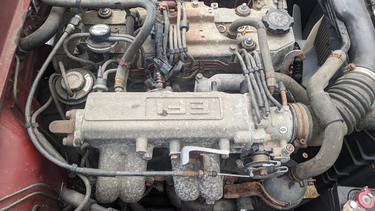 Shitboxing Ep.2 - Reviving a 22RE Toyota Pickup after sitting for 8 years