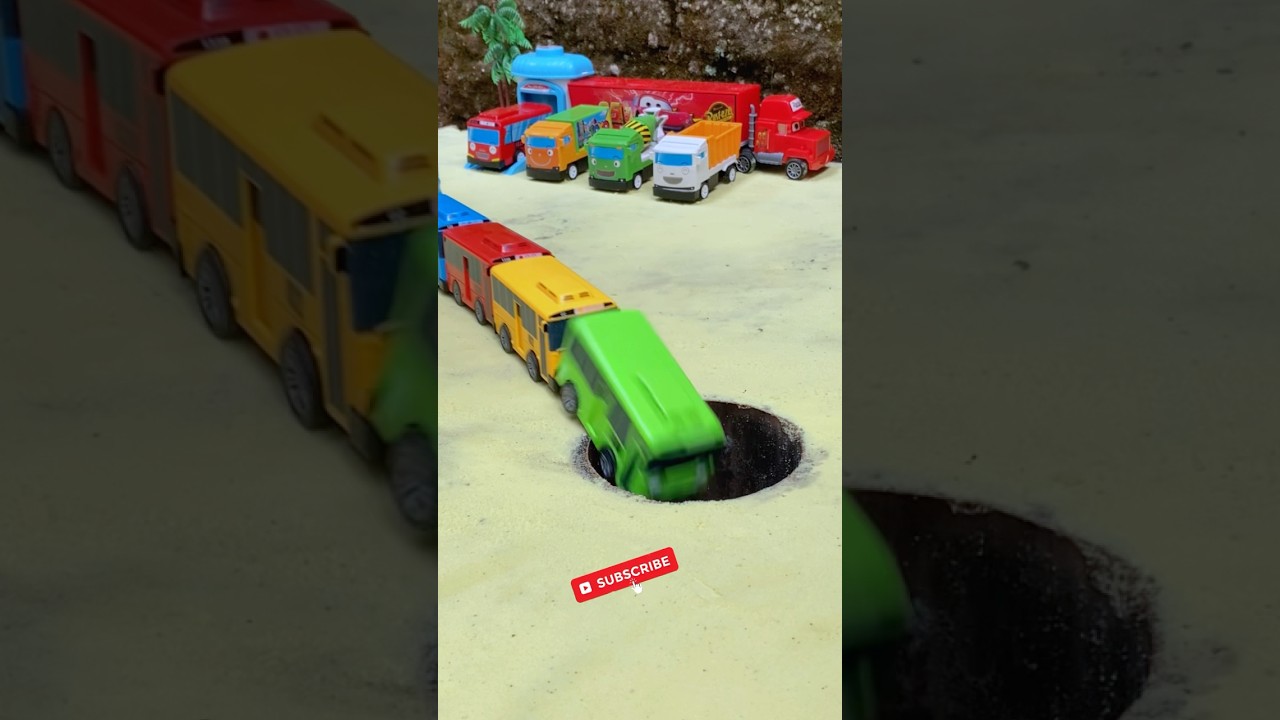 Bajaj Pushing Big Bus Car Into Pit Part 23 #jcb #jcbvideo #tractor #train