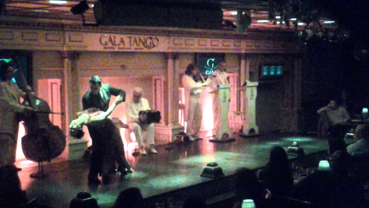 Gallo ciego Marcela Conti y AGustin Agnez