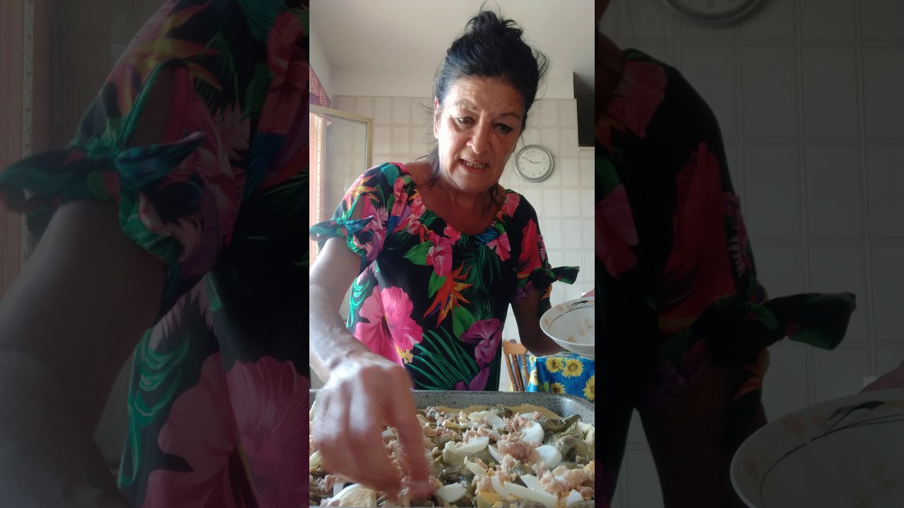 Focaccia rustica ripiena di carciofi