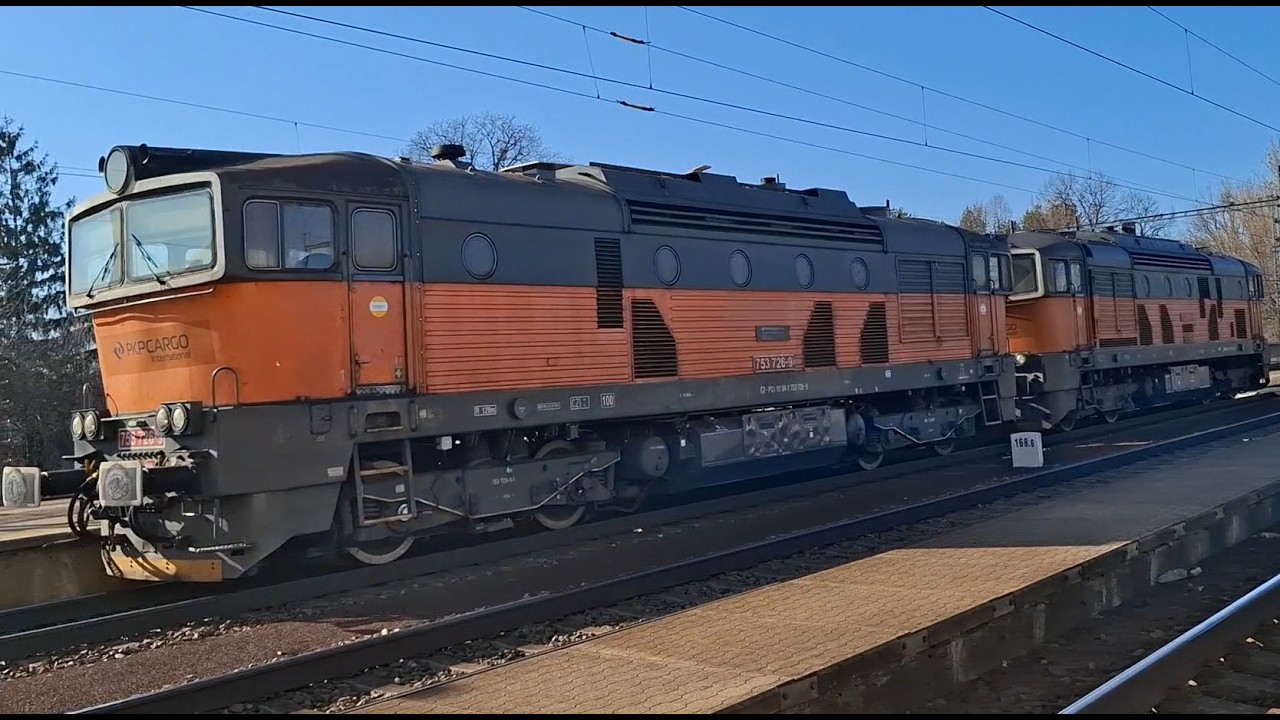 Páteční odpolední den u železnice v Hulíně s @fotograf_371 a Tomášovy vlaky Otrokovice 📽️🖐️✌️🚊☀️