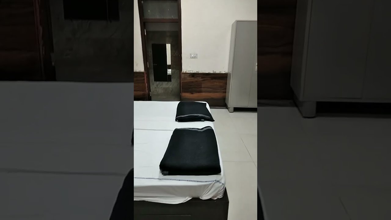 BANARAS RAILWAY retiring room AC DETAILED VEDIO LINK AVAILABLE IN DESCRIPTION