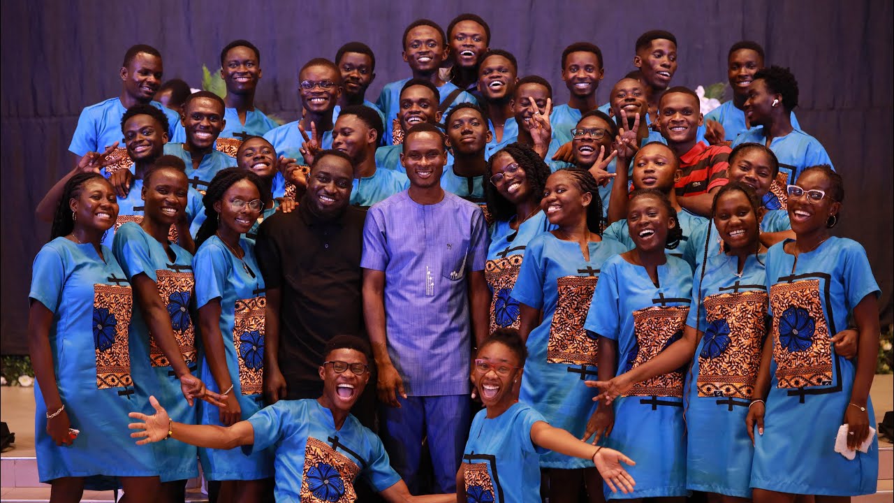 The church was on heat🔥🔥as #ECHOES OF CALVARY goes hard on #Team Eternity’s praise  Medley🔥🔥🔥😊