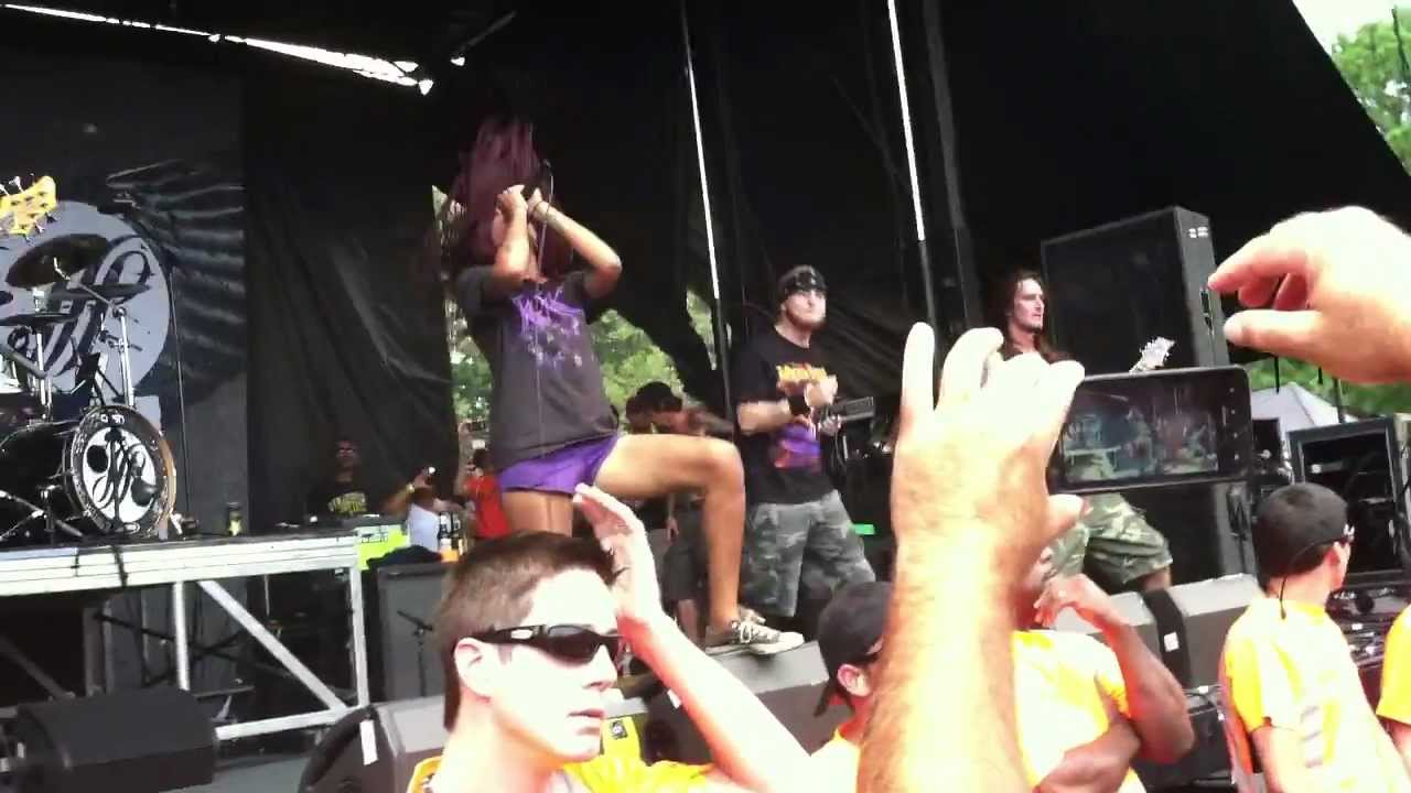 Straight Line Stitch/ Taste of ashes/feat Jamey Jasta/live