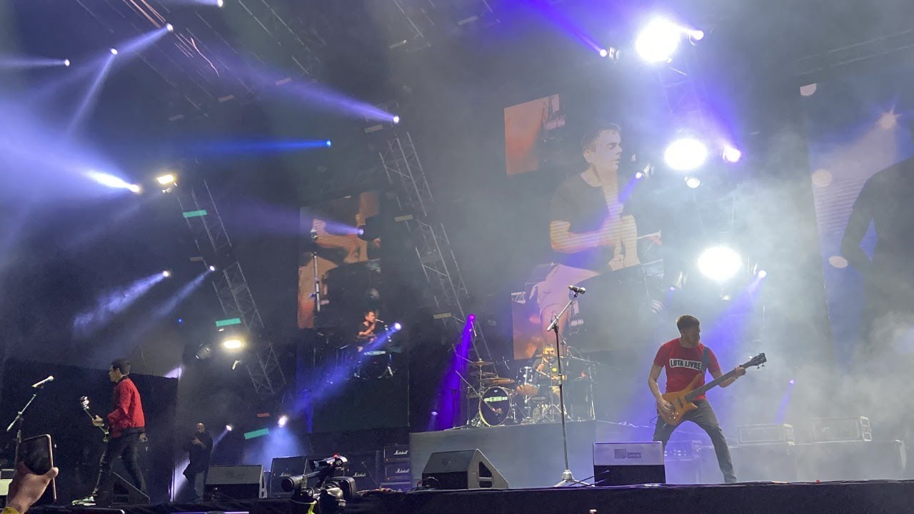 D&Iacute;A PL&Aacute;STICO - 6 VOLTIOS - LA REUNI&Oacute;N | Concierto en Plaza Arena con POGO | 2 Julio 2022
