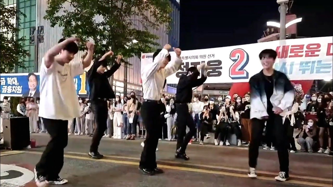 AQA. SINCHON ROAD BUSKING. DYNAMIC CAPTIVATING PERFORMANCE.