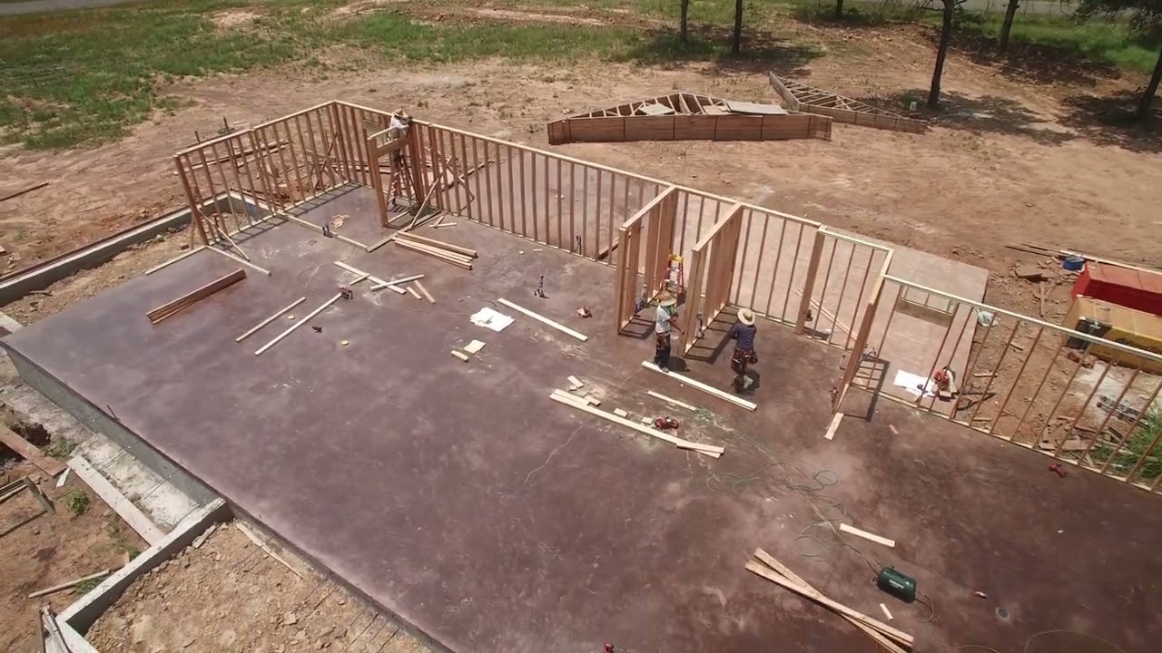 Hamons Hangar House - Framing up to Day Four