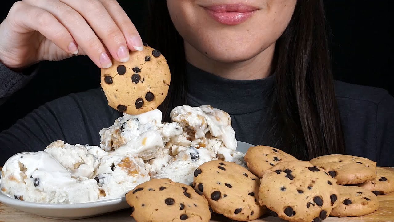 ASMR: Chocolate Chip Cookies & Ice Cream 😍 (No Talking)