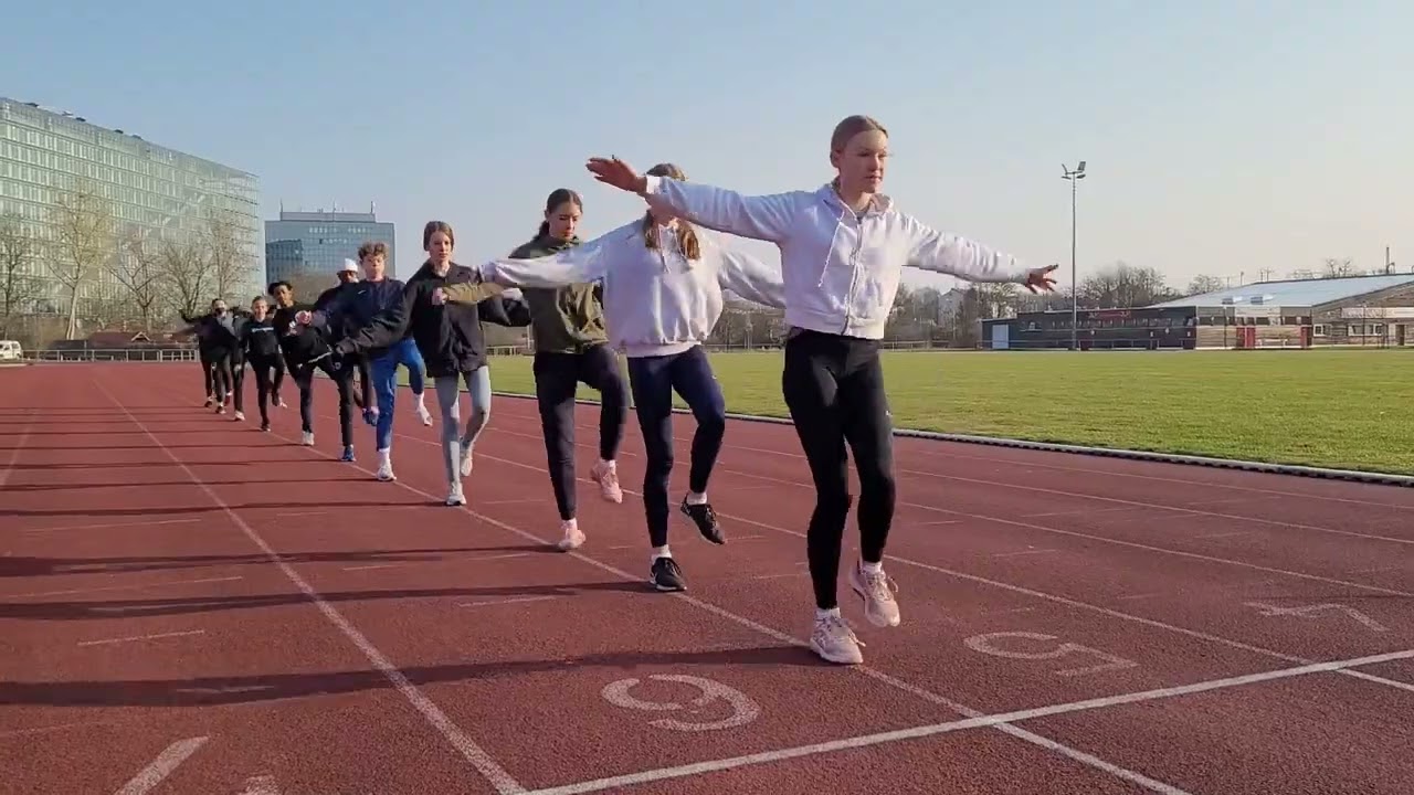 Aufwärmen und Koordinationstraining an und mit Linien