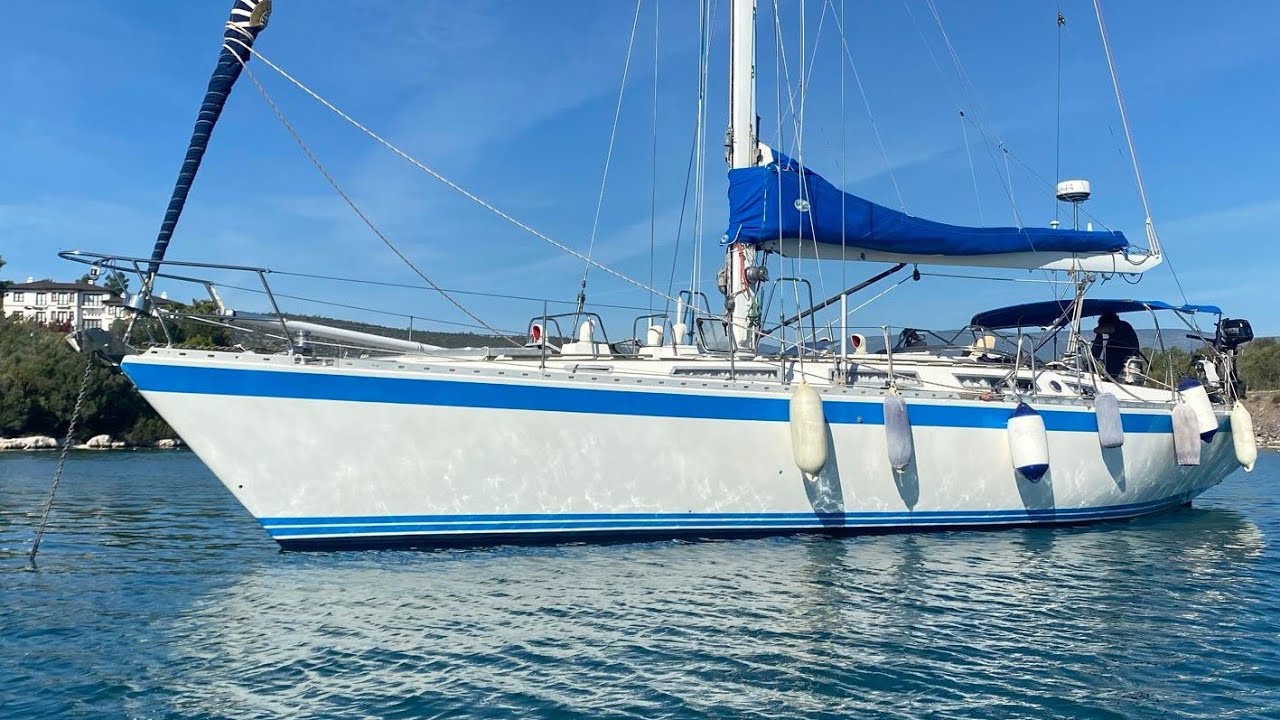 Blue water sailing yacht 1991 Wauquiez Centurion 49 feet For Sale full Walkthrough