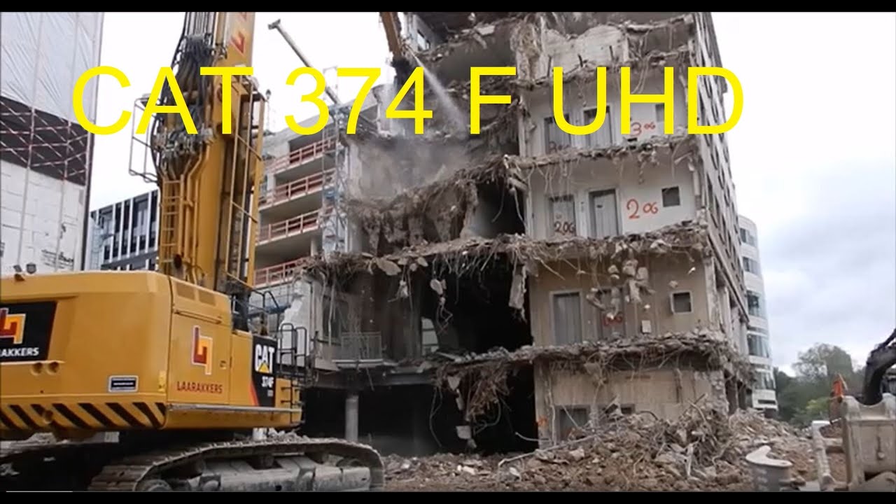 Excavator CAT 374 F UHD longfront - demolition site