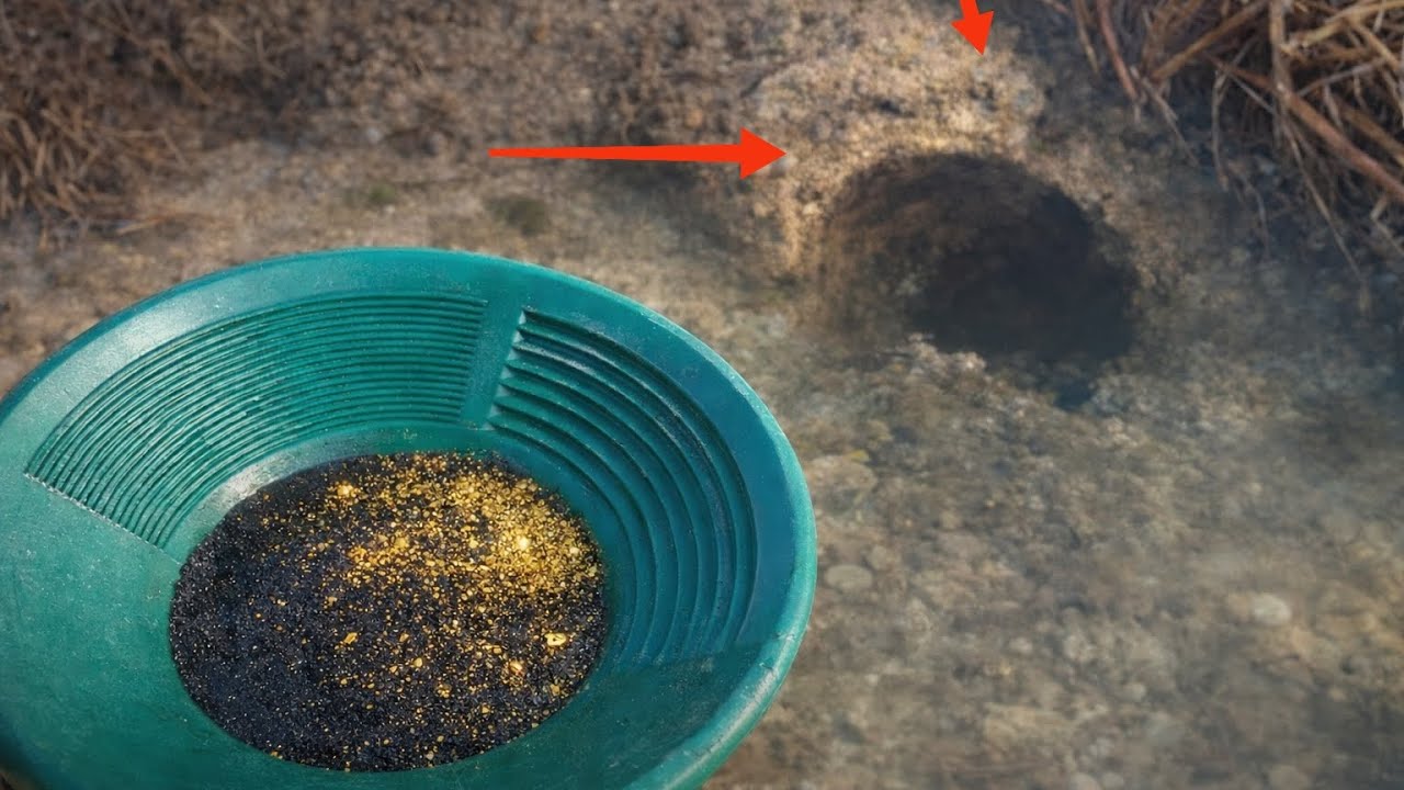 Bu oyuktan çıkan altınlara bakın😲 the gold that came out of this hole