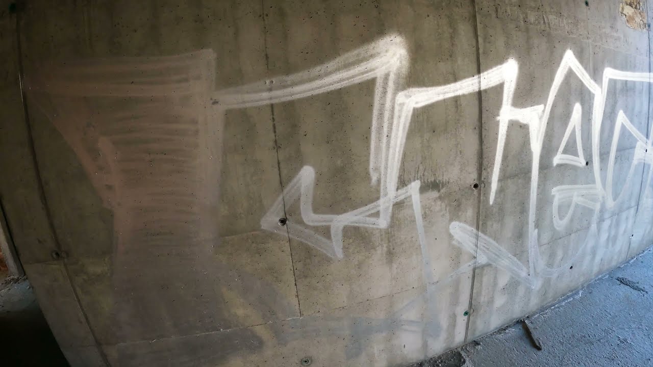 Rooftop  . Graffiti + Tagging.