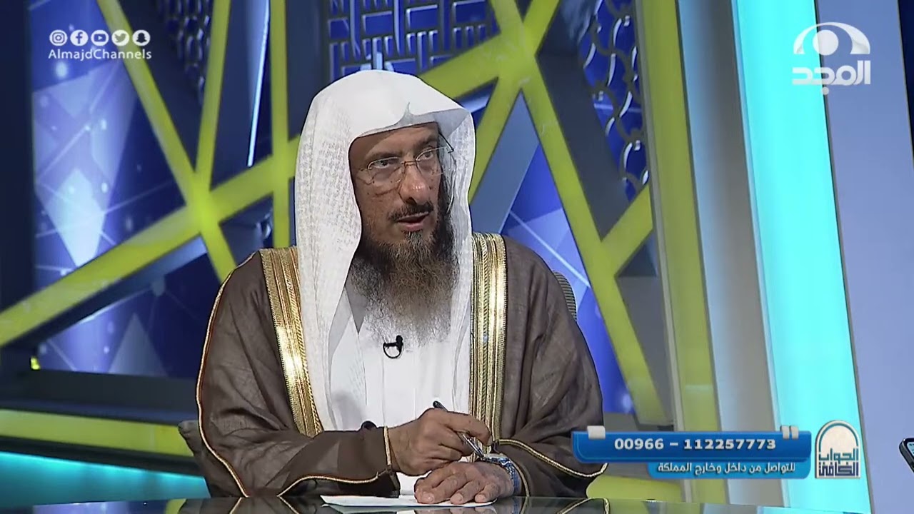 والدتي مريضة وأوصاها الطبيب بعدم الصوم وترفض فماذا نفعل ؟ | الشيخ: سليمان الماجد | الجواب الكافي