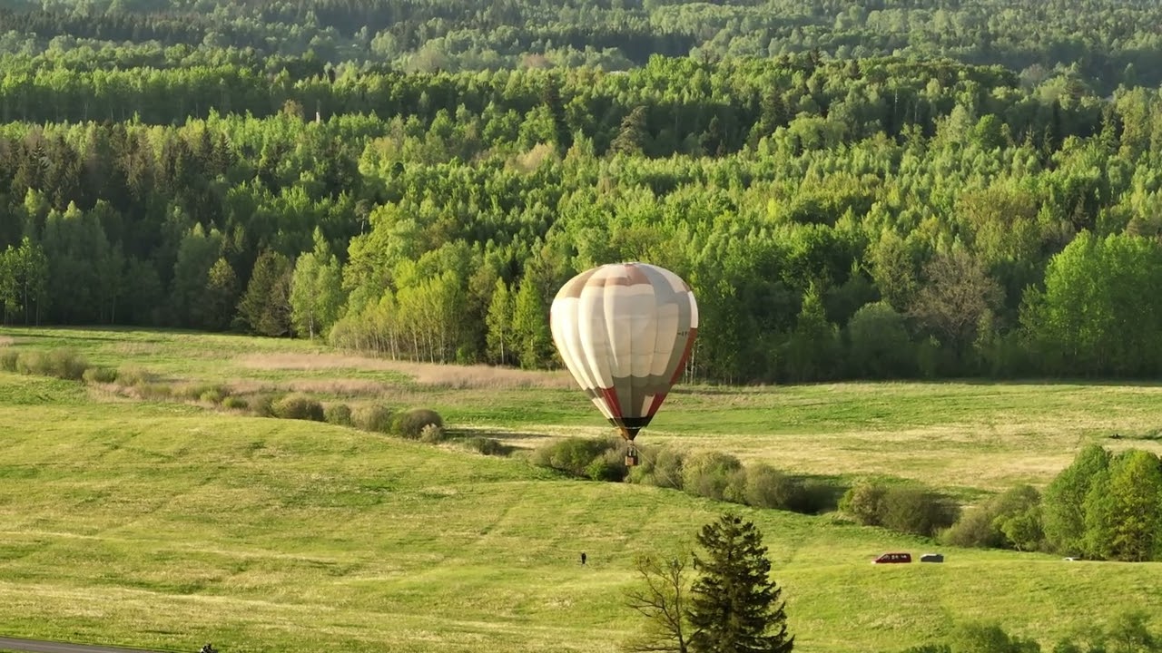 Sad hot air baloon
